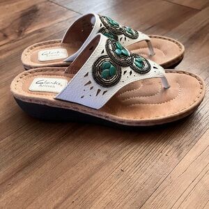 Clarks Artisan White Thong Sandals with Turquoise Beaded Embellishments